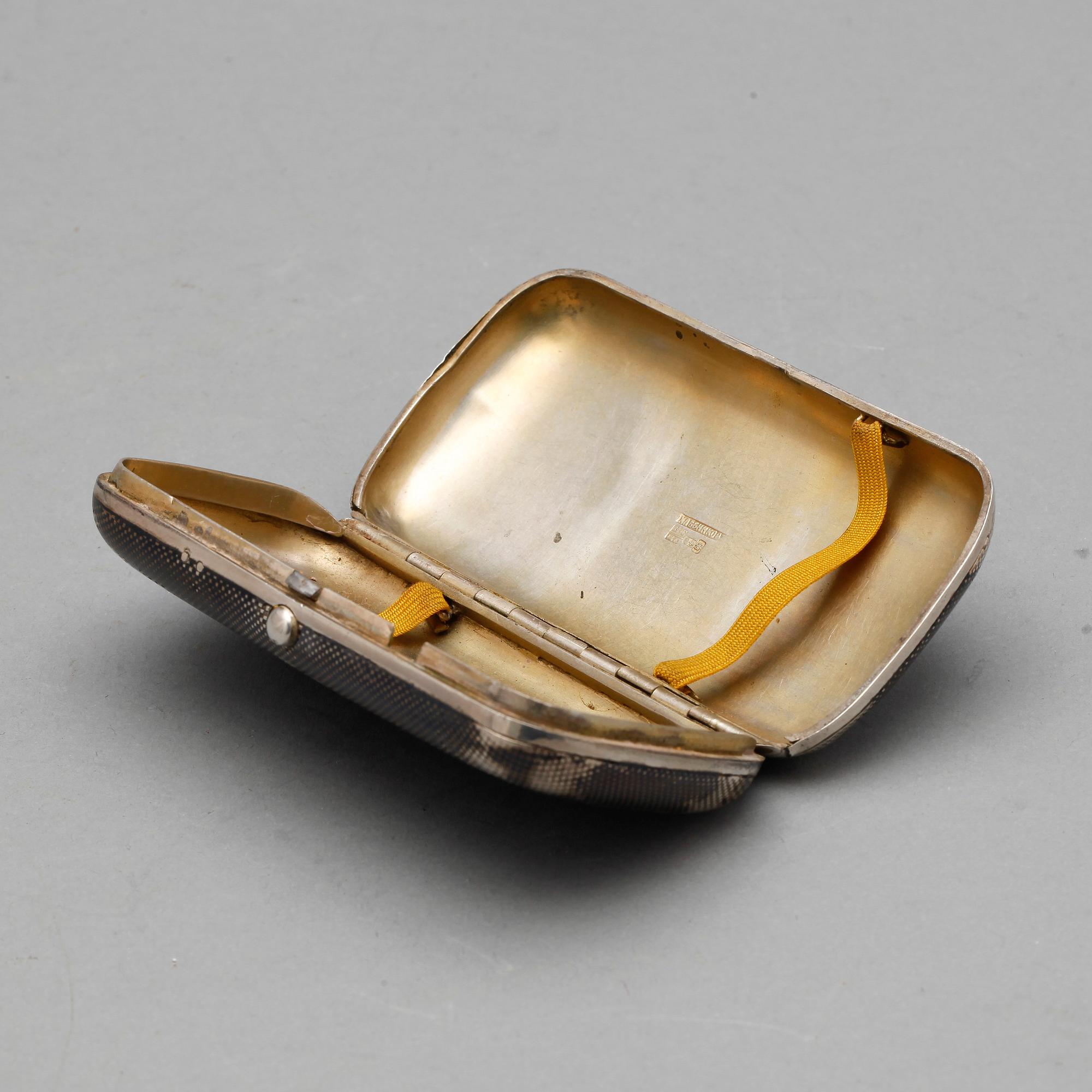 DOSA, silver, Ryssland, kontrollmärkning Viktor Vasilyevich Savinsky, Moskva, 1873. Vikt ca 122g.