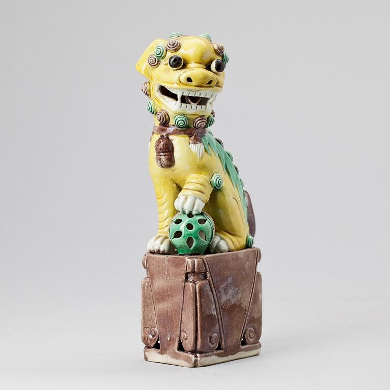 FOHUND, porslin, Kina, 1900-tal.