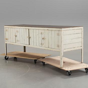 SIDEBOARD, industri, 1900-talets mitt.
