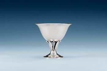 1091. A Johan Rohde sterling bowl, design nr 590 by Georg Jensen, Copenhagen 1933-44.