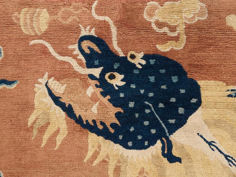 A PILLAR CARPET, an antique Ningxia figural, China late Qing, ca 304 x 130-170 cm.