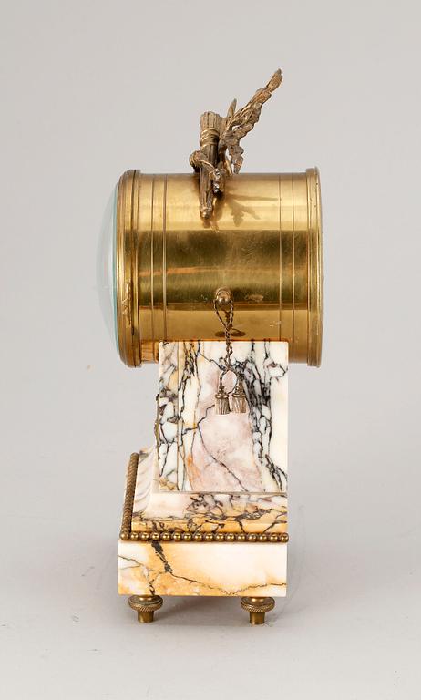 BORDSPENDYL, Louis XVI-stil, 1900-tal.