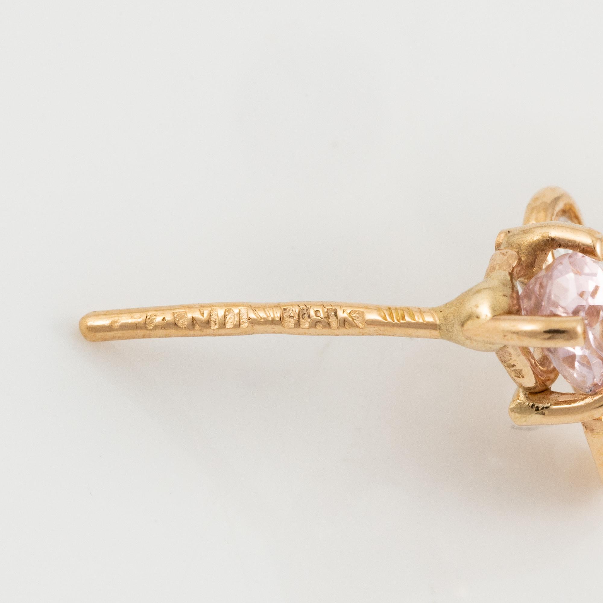 Örhängen, Mandelstam, 18K guld med rosa opaler, rosa turmaliner och briljantslipade diamanter.