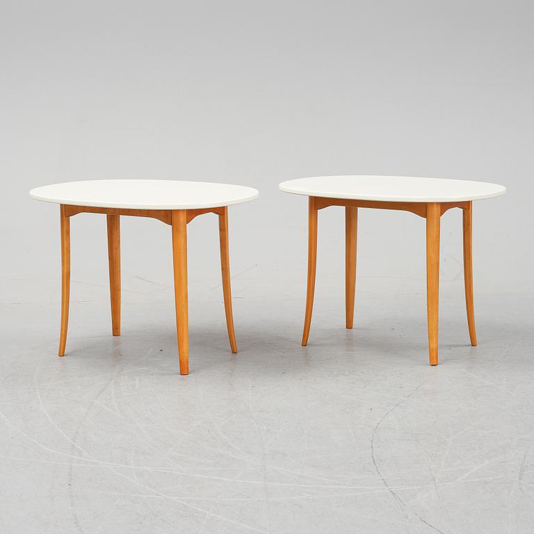 A pair of 'Ovalen' side tables by Carl Malmsten, end of the 20th Century.
