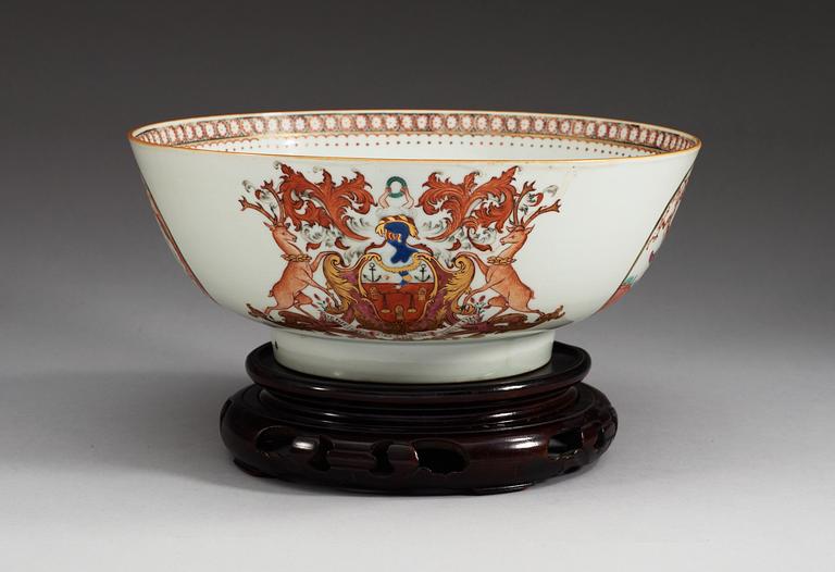 A famille rose armorial punch bowl, Qing dynasty, Qianlong (1736-95).