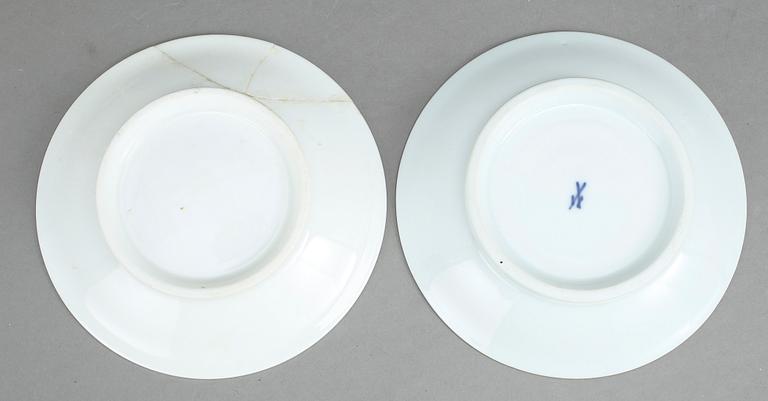 KOPPAR MED FAT,  2 st, porslin, empire/empiretyp, 1800-talets första hälft - 1900-talets första hälft.