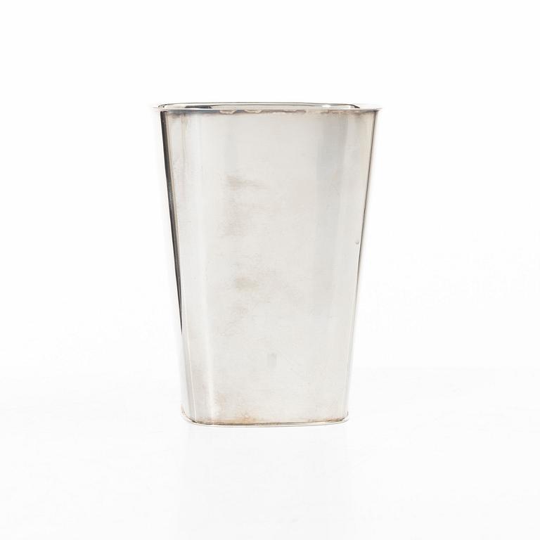 Gustav Janson, vase, silver, C.G. Hallberg, Stockholm 1957.