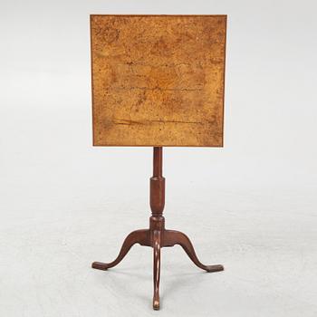 A Swedish drop-leaf table, circa 1800.