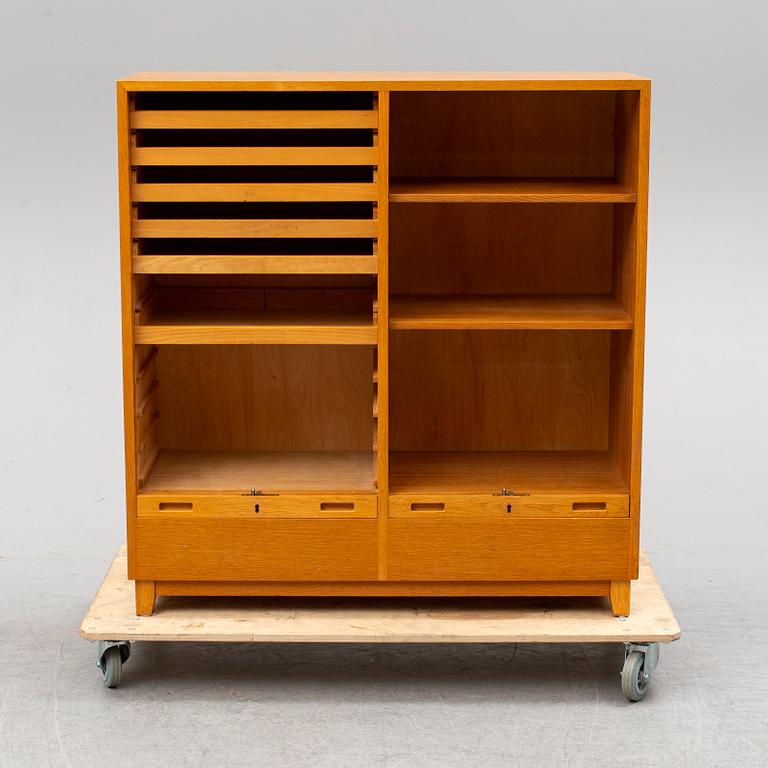 JALUSISKÅP, 1940-tal.