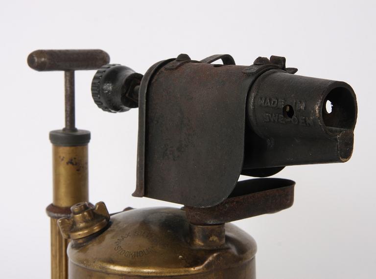 BLÅSLAMPA, Max Sievert, Stockholm.