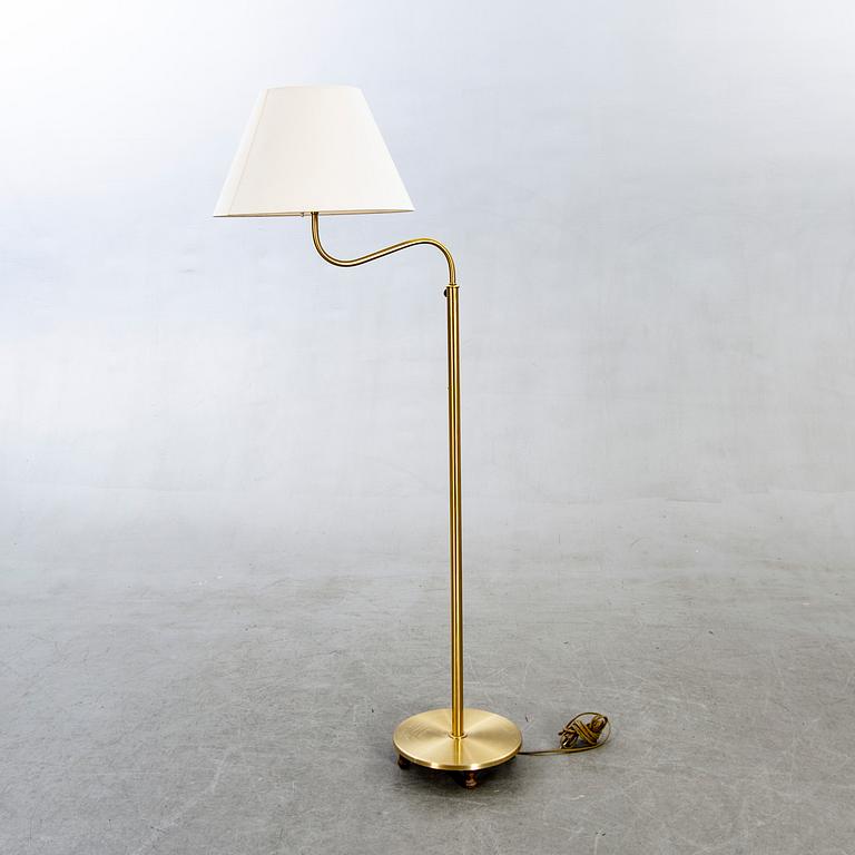 Josef Frank, floor lamp, "Lilla Kamelen", model no. 2568, Firma Svenskt Tenn.