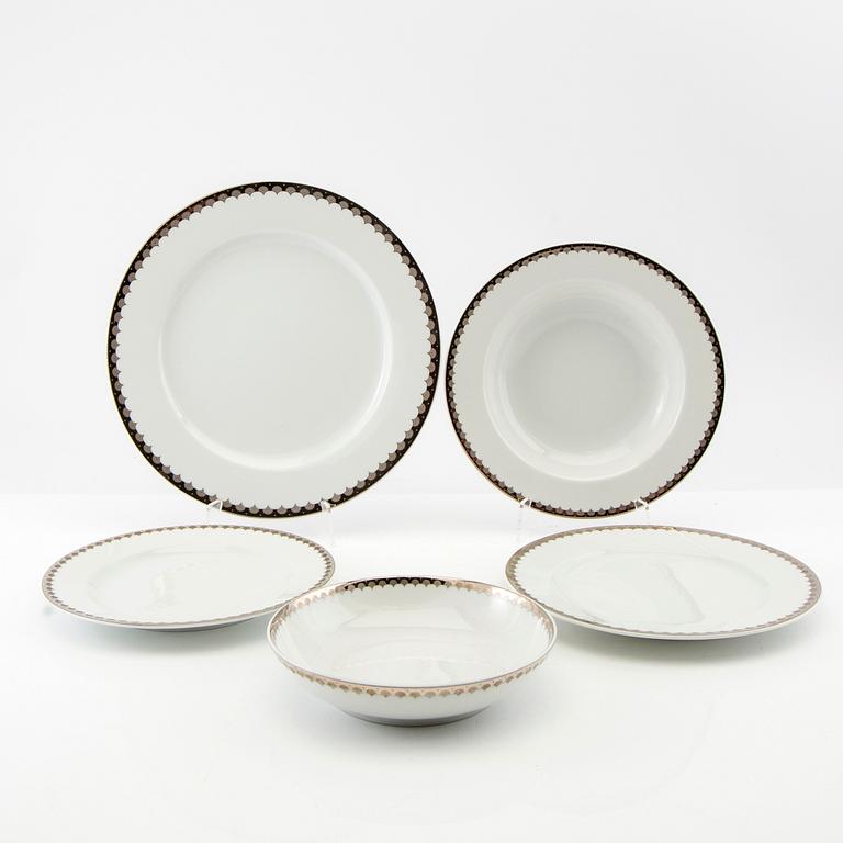 Sigvard Bernadotte, service approximately 95 pcs "Marianne", Christineholm, Fyrklövern late 20th century porcelain.