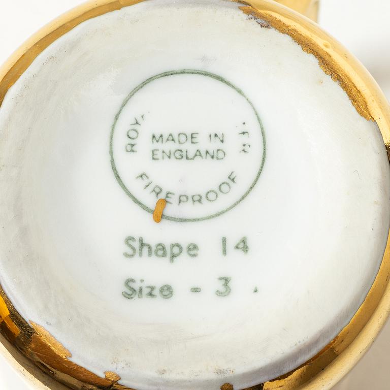 Service pieces, 91 pcs, mostly Porcelain de Paris.