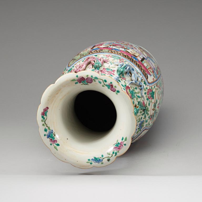 VAS, porslin. 1800-tal.