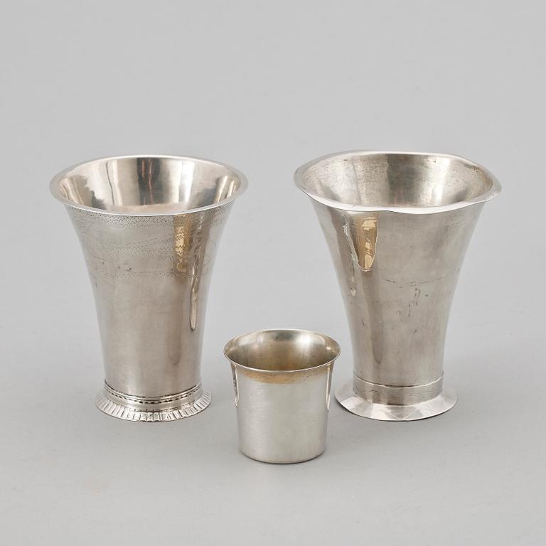 BÄGARE, 3 st, silver, bl a Örebro och Skänninge, 1812-1955. Ca 120 gr.