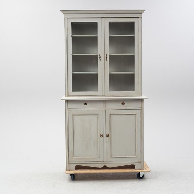 A early 20th Century display cabinet.