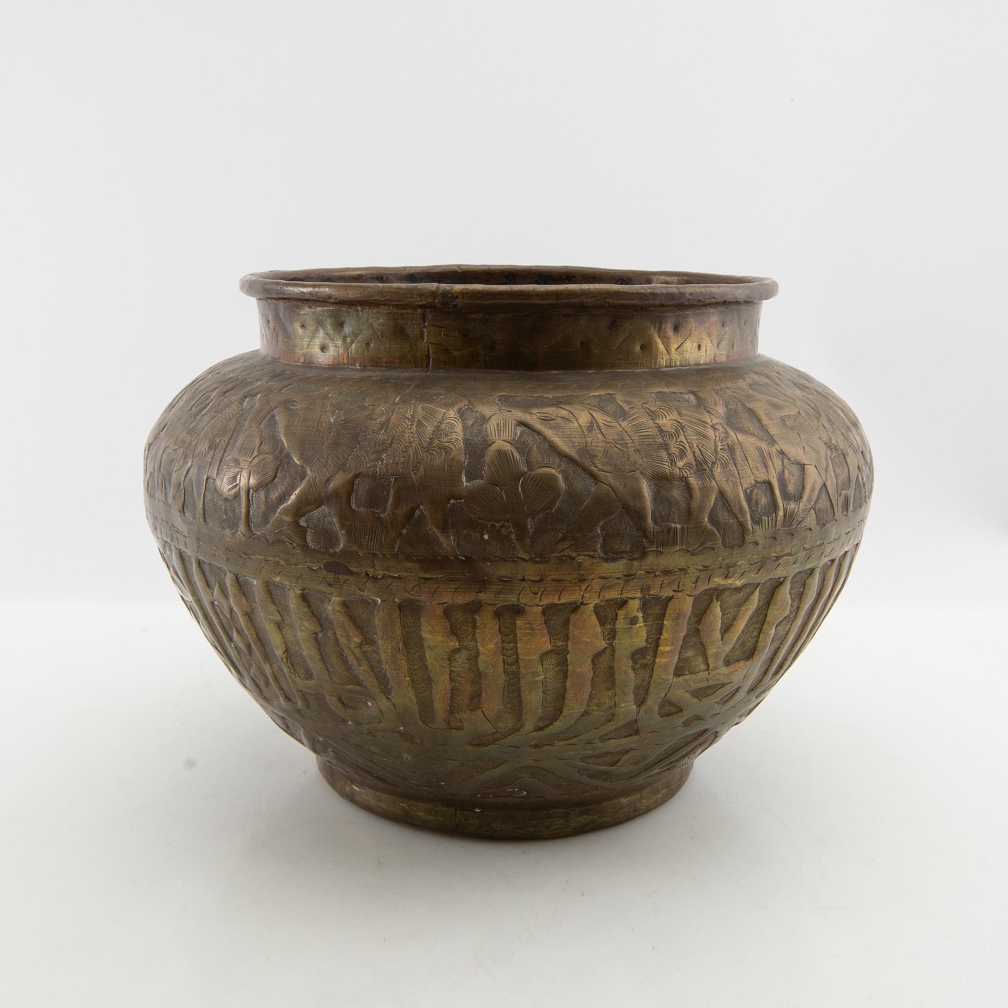 Outer casings 3 pieces in Egyptian Revival style 20th century brass.