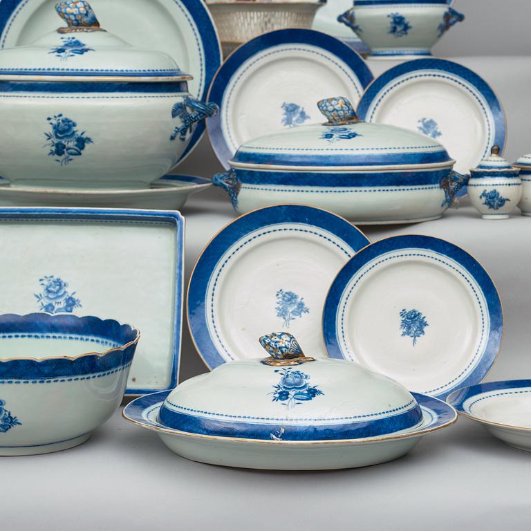 A blue and white dinner service, Qing dynasty, circa 1800. (90 pieces).