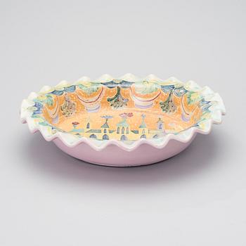 BIRGER KAIPIAINEN, A CERAMIC DISH. Castle. Signed Kaipiainen. Arabia, 1940s.
