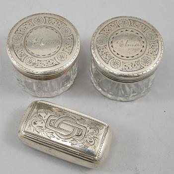 PART SILVER, 13 delar, 1800-talets början till 1900-talets början, total vikt exklusive glas 482 gram.