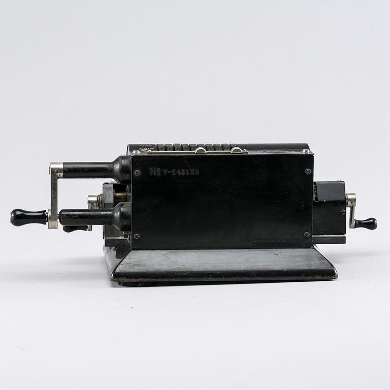 RÄKNEMASKIN, Original -Odhner. Göteborg, modell 7, 1930/40-tal.