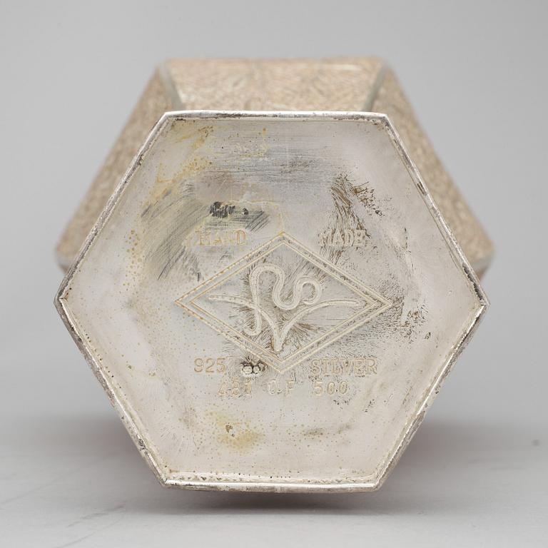 VAS, sterlingsilver, Kina, 1960/70-tal. Vikt ca 780 gram.