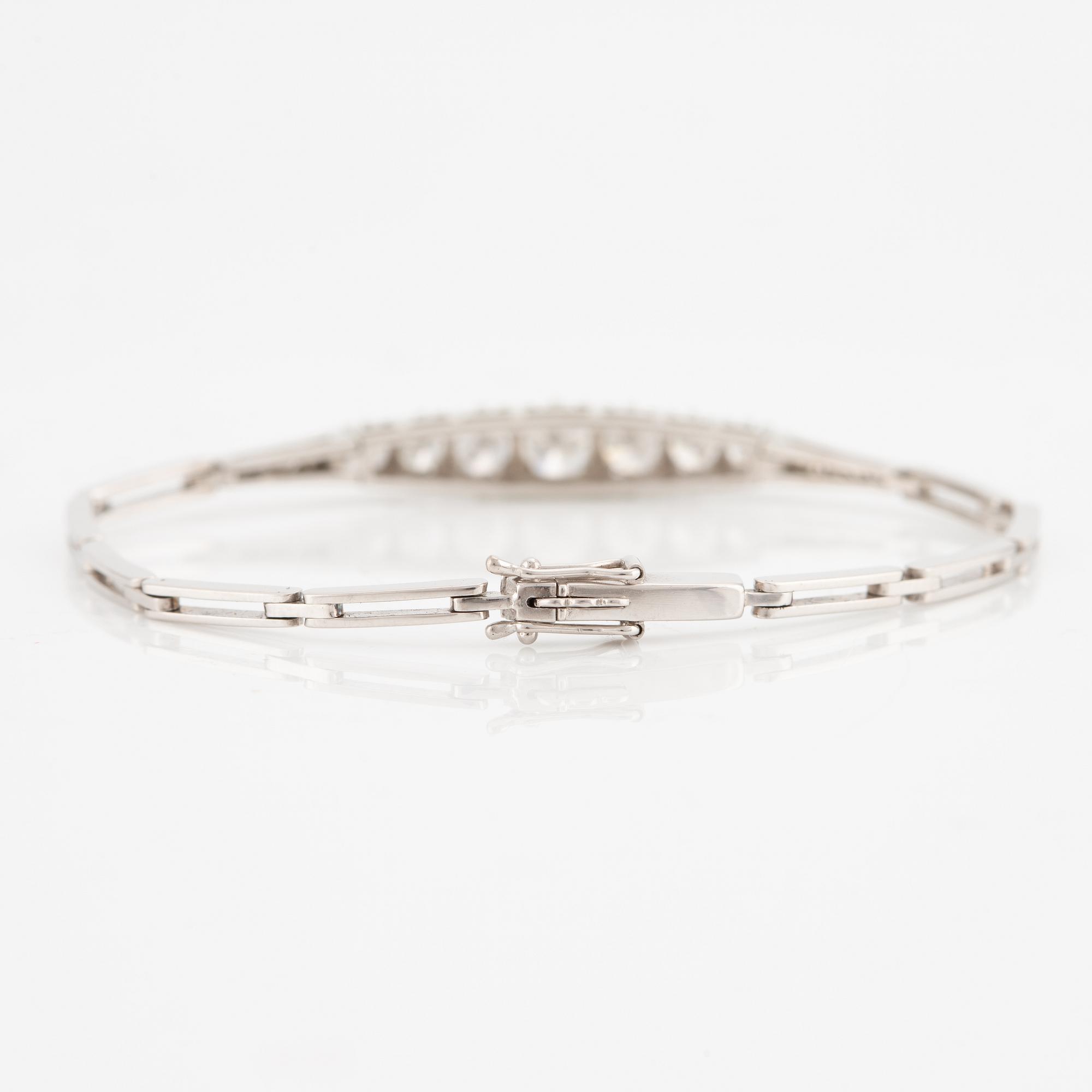 Armband 18K vitguld med briljantslipade diamanter, Malmö 1958.