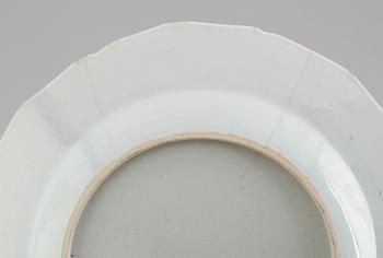 TALLRIKAR, 3 st, porslin, Kina, Qianlong 1736-1795.