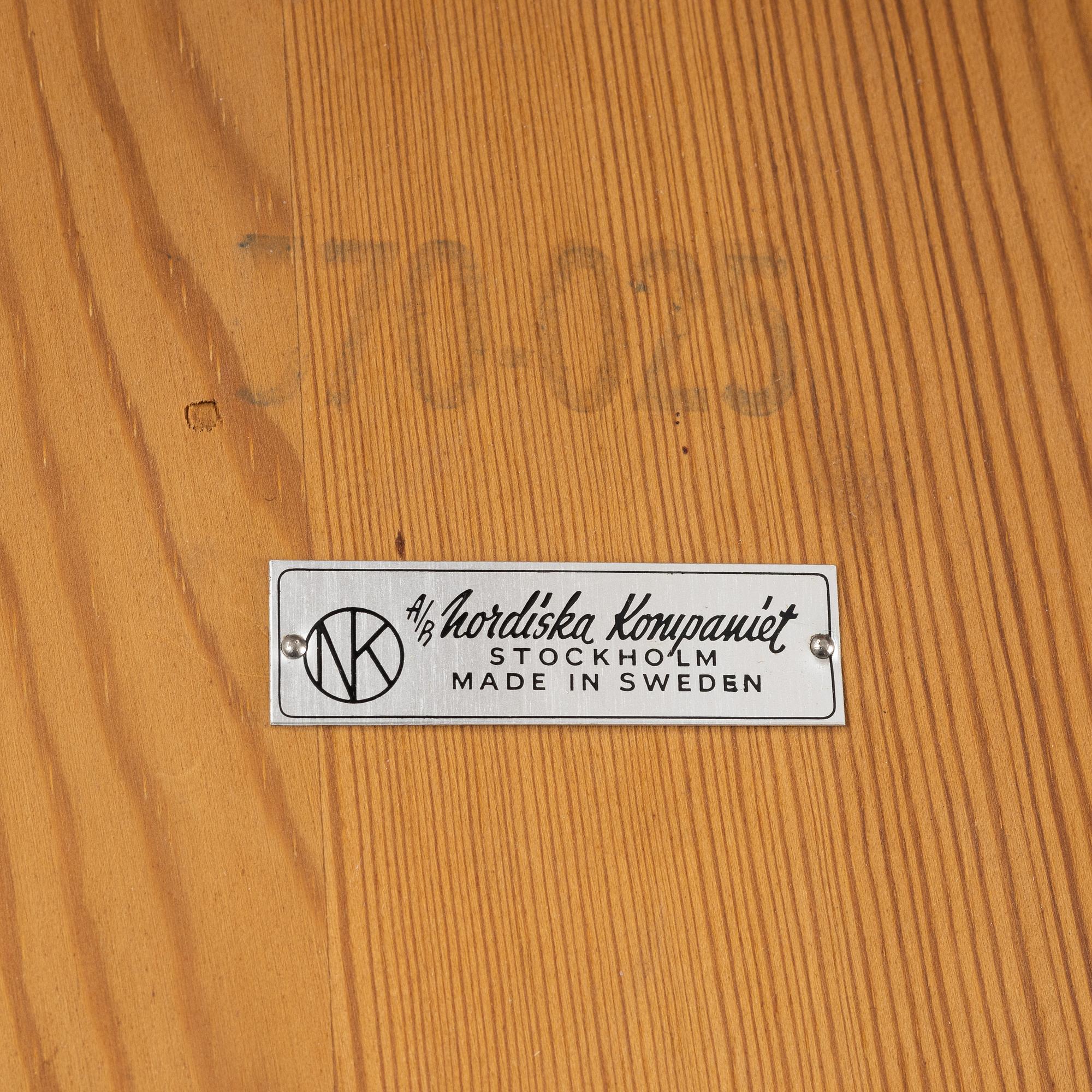 David Rosén, matbord modell "570-025" samt stolar 4+4 st ur Futura-serien, Nordiska Kompaniet, 1950-tal.