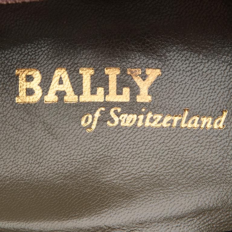 SKOR, Bally.