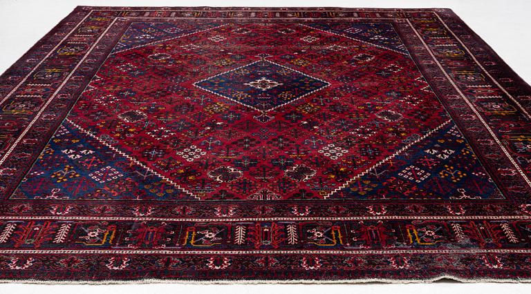 Carpet, oriental, approx. 385 x 290 cm.