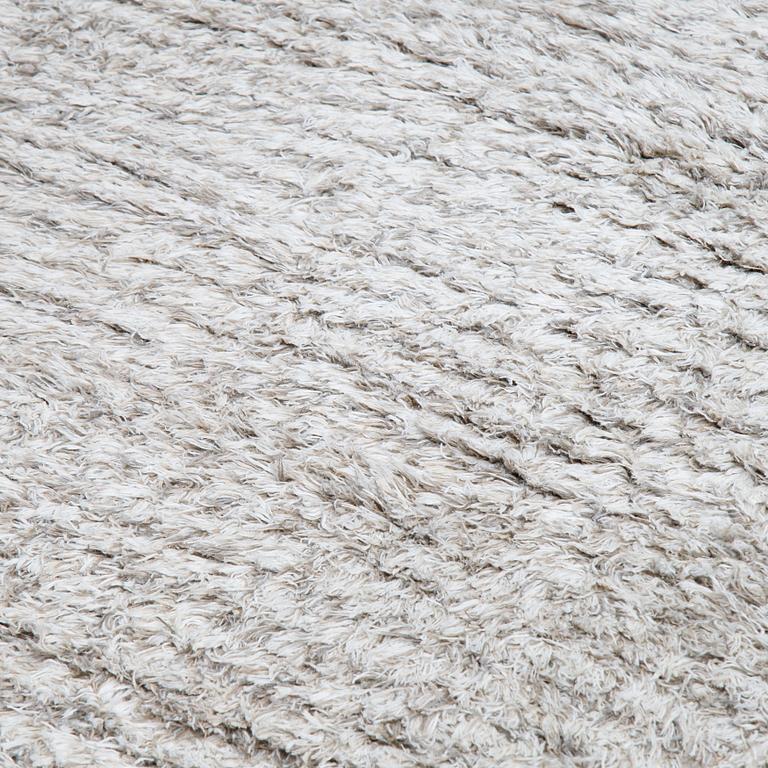 A carpet, Fogg Strip 5/2, G Lagerhem Ullberg, Kasthall, 222 x 220 cm.