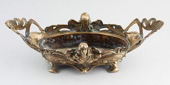 JARDINIERE, mässing, jugend, 1900-talets början.