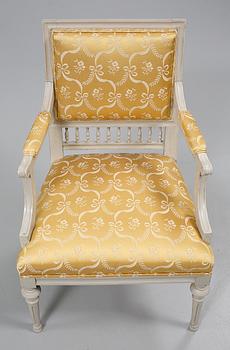 KARMSTOLAR, ett par gustaviansk stil, 1900-talets första hälft.