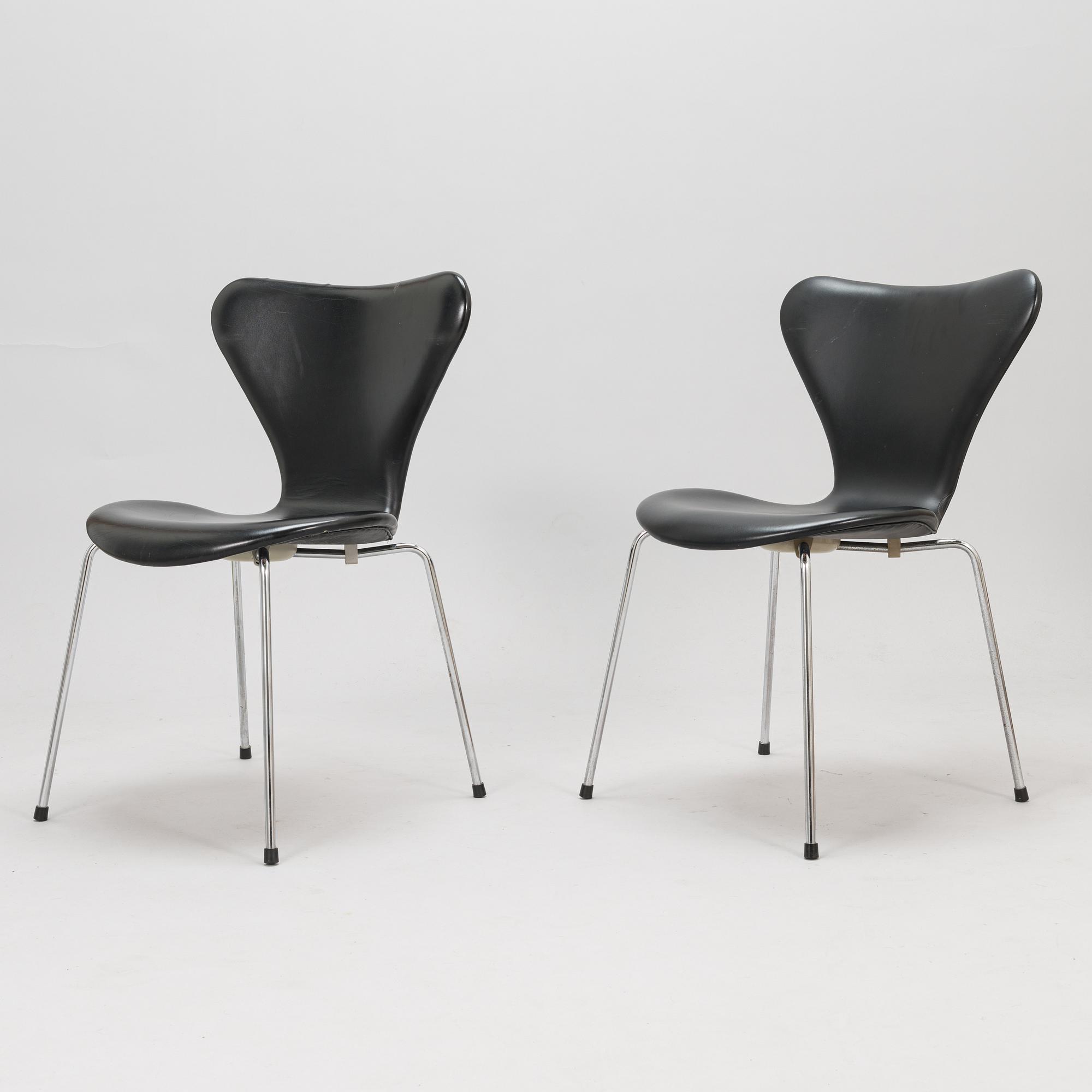 ARNE JACOBSEN, TUOLEJA, 2 kpl, "Sjuan", Friz Hansen, 1900-luvun loppupuoli.