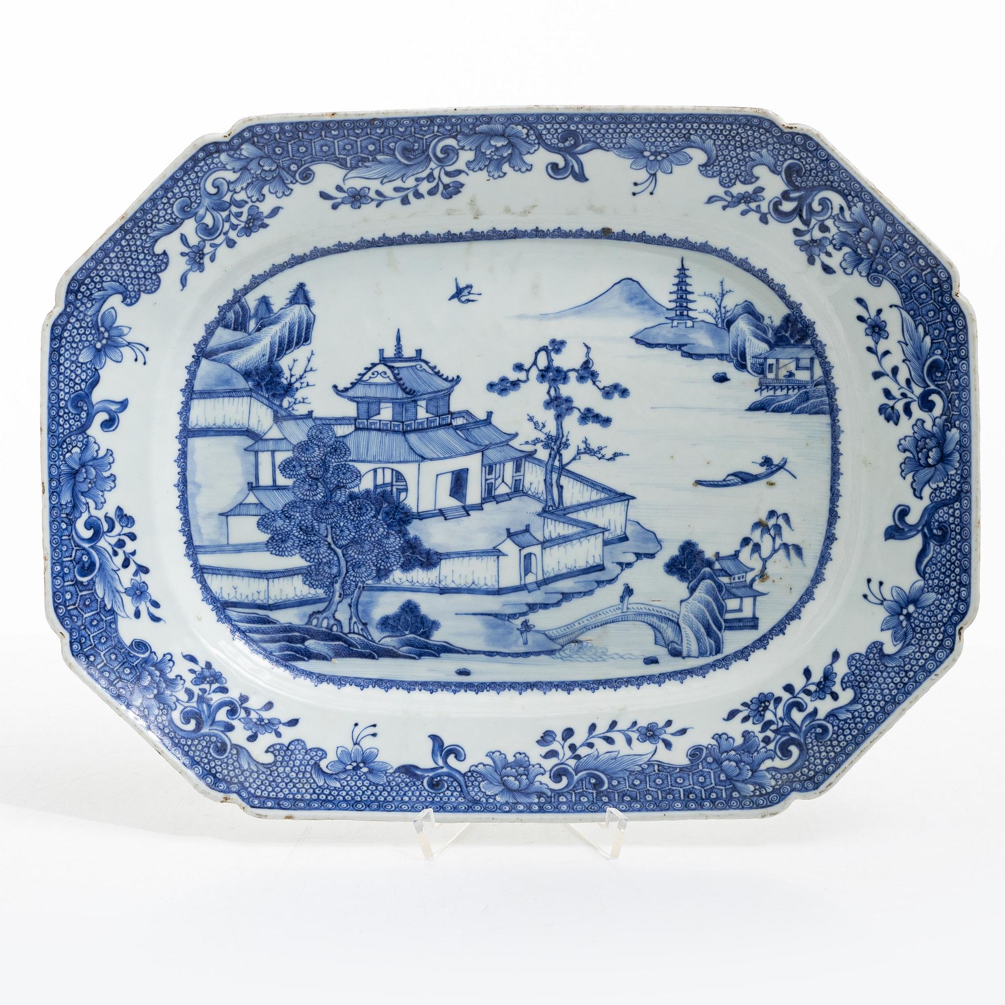 Stekfat, kompaniporslin. Qingdynastin, Qianlong (1736-95).