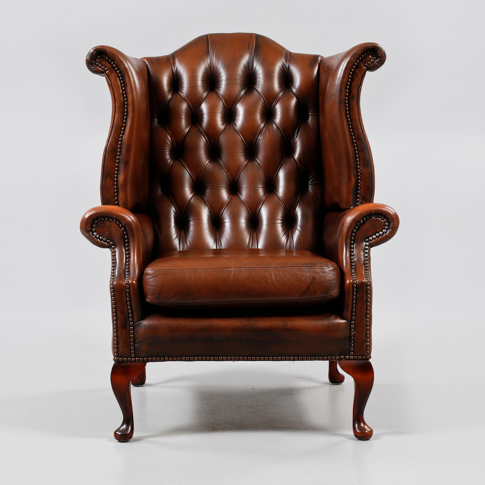 FÅTÖLJ, Chesterfield-modell, 1900-talets andra hälft.