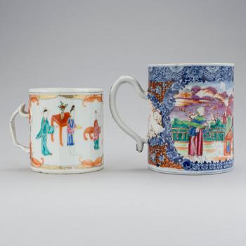 MUGGAR, 2 st, porslin, Kina, omkring 1800.
