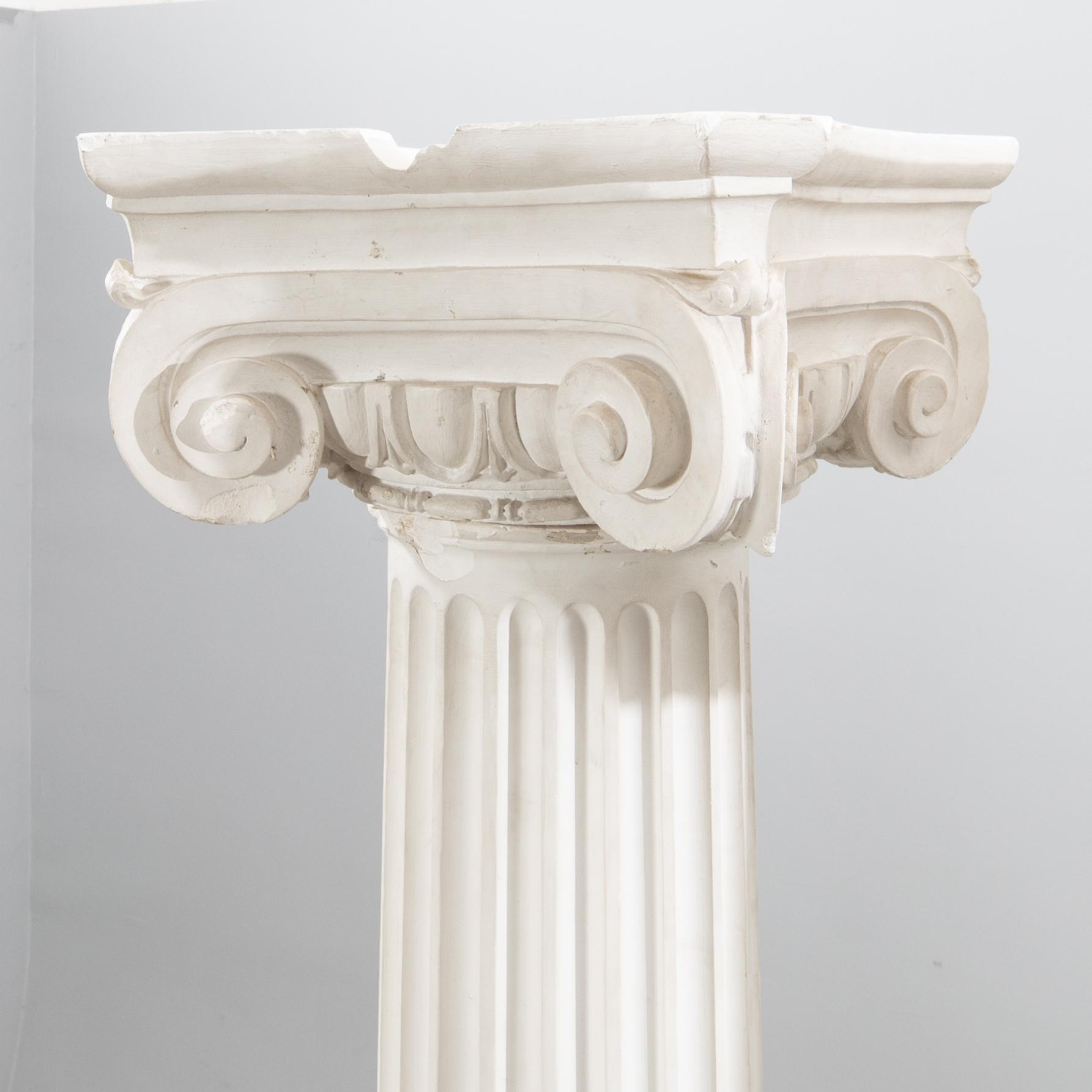 Columns a pair 20th century.