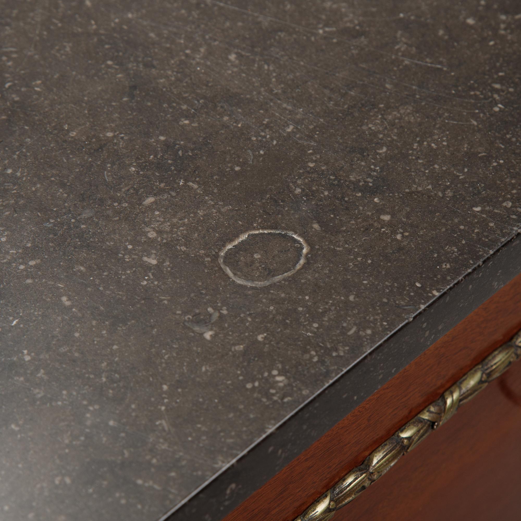 A gustavian style chest of drawers. First half of the 20th century.