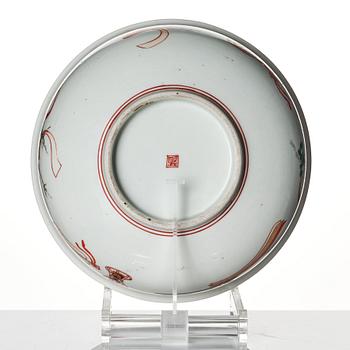 A Japanese porcelain bowl, Edo period (1603-1868).