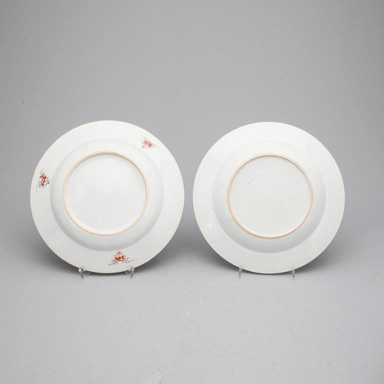 TALLRIKAR,  5 st, porslin Qing dynastin, 1700-tal.