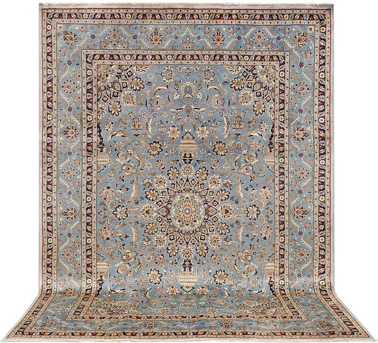 Matta, Kashmar, ca 343 x 240 cm.