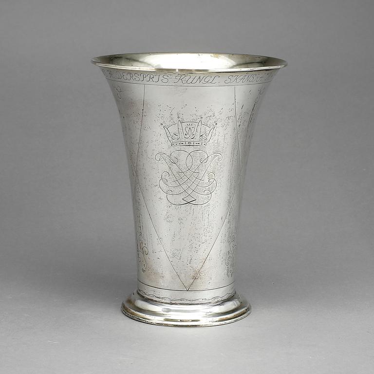 BÄGARE/VAS, silver. Karl Andersson, Stockholm 1948. Vikt ca 399 gram. I schatull.