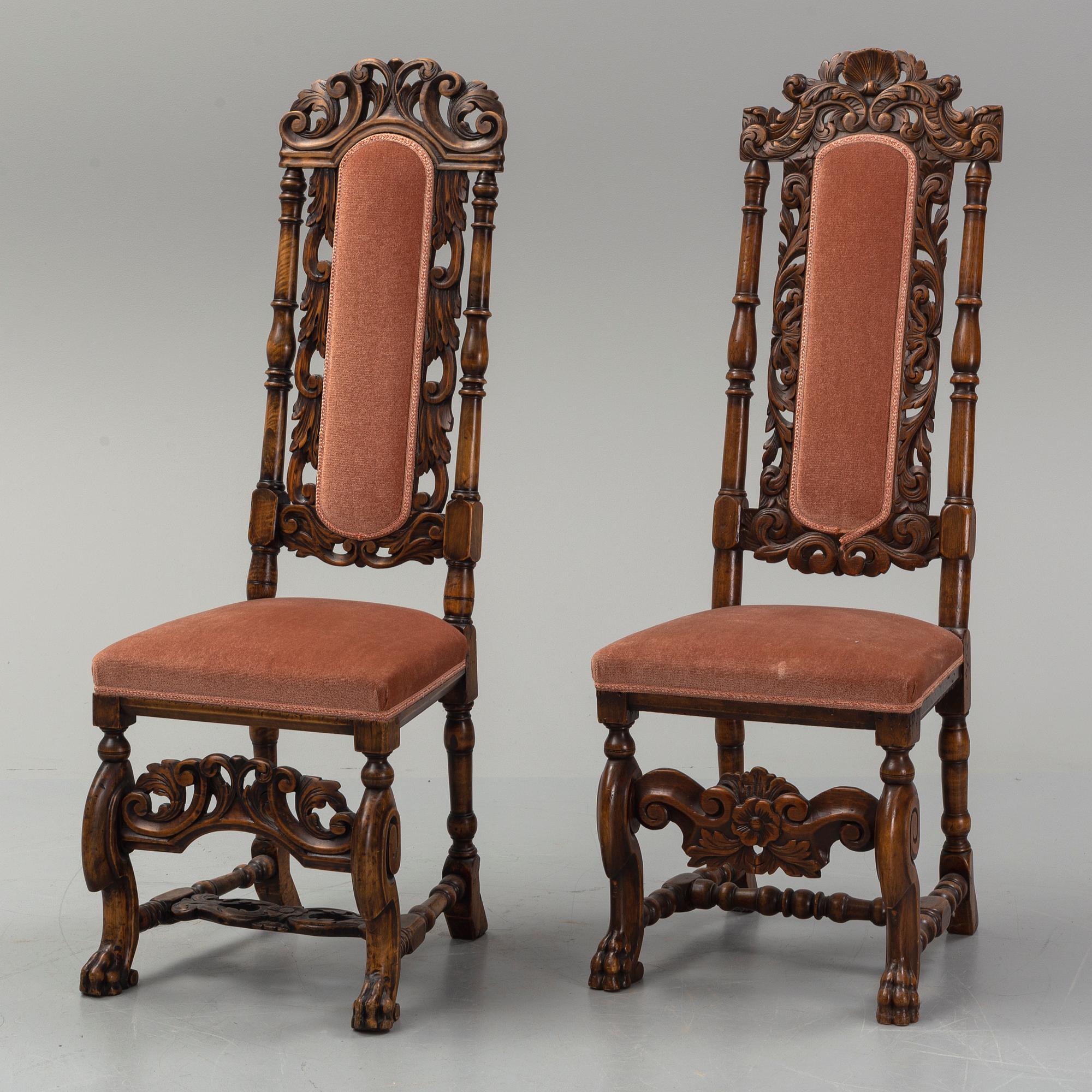 A dining table and eight chairs, Baroque and baroque style, 20th century and older.