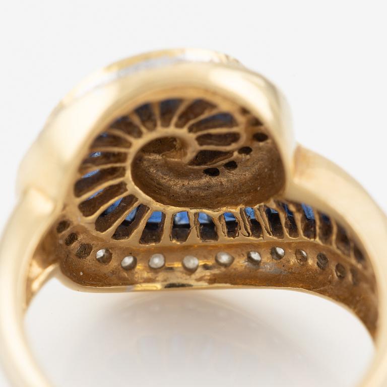 Ring, 18K gold set with brilliant-cut diamonds and sapphires.