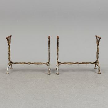TRÄDGÅRDSBORD, ett par, gjutjärn, tidigt 1900-tal.