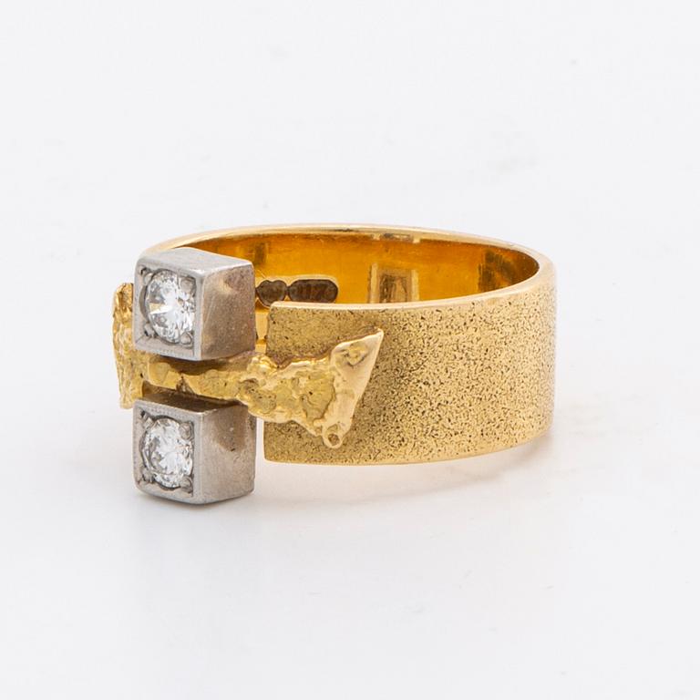 LAPPONIA ring 18K gold w 2 brilliant-cut diamonds approx 0,20 ct in total, Finland 1973.