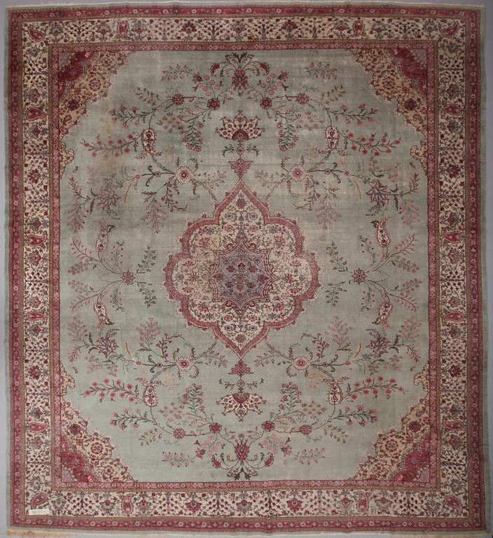 MATTA, orient, old, ca 495 x 444 cm.