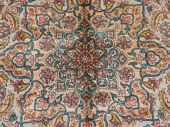 MATTO, an old silk Turkey, ca 428 x 299-307 cm.